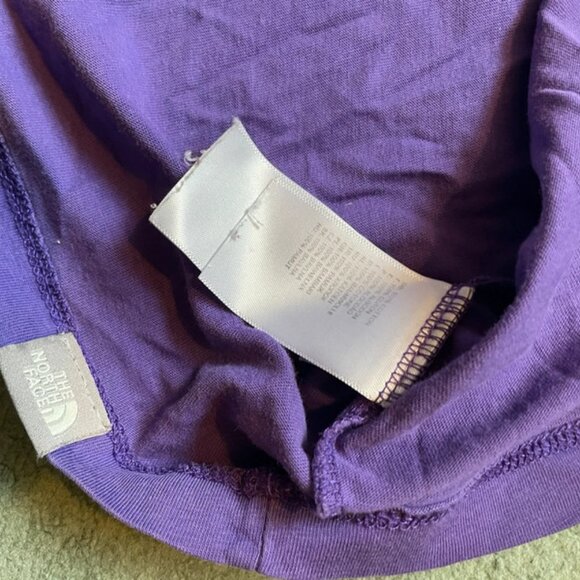 The North Face Women’s Large Plain purple T-shirt with logo. - Picture 4 of 5